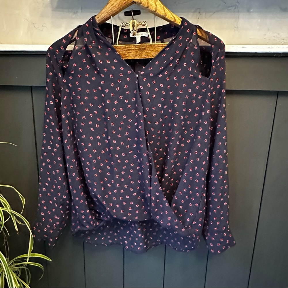 Maurices Semi‎ Sheer Navy Floral Faux Wrap Snap Top Size M